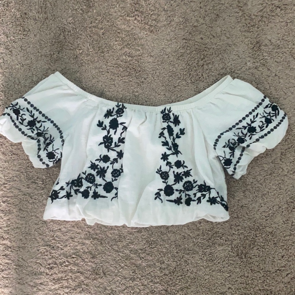 American Eagle off the shoulder crop top